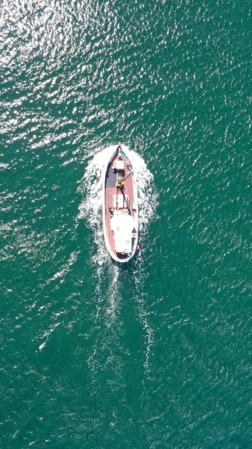 Varra Water - Unique Boat Accomodation - Bornholm Nexo Ngoại thất bức ảnh